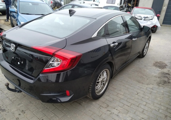 Honda Civic cena 37900 przebieg: 92900, rok produkcji 2019 z Człuchów małe 781